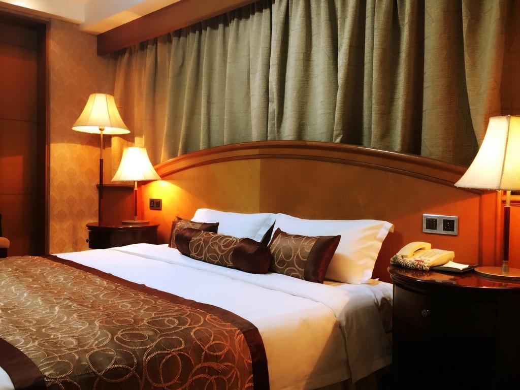 Central Plaza Hotel Dalian Exterior photo