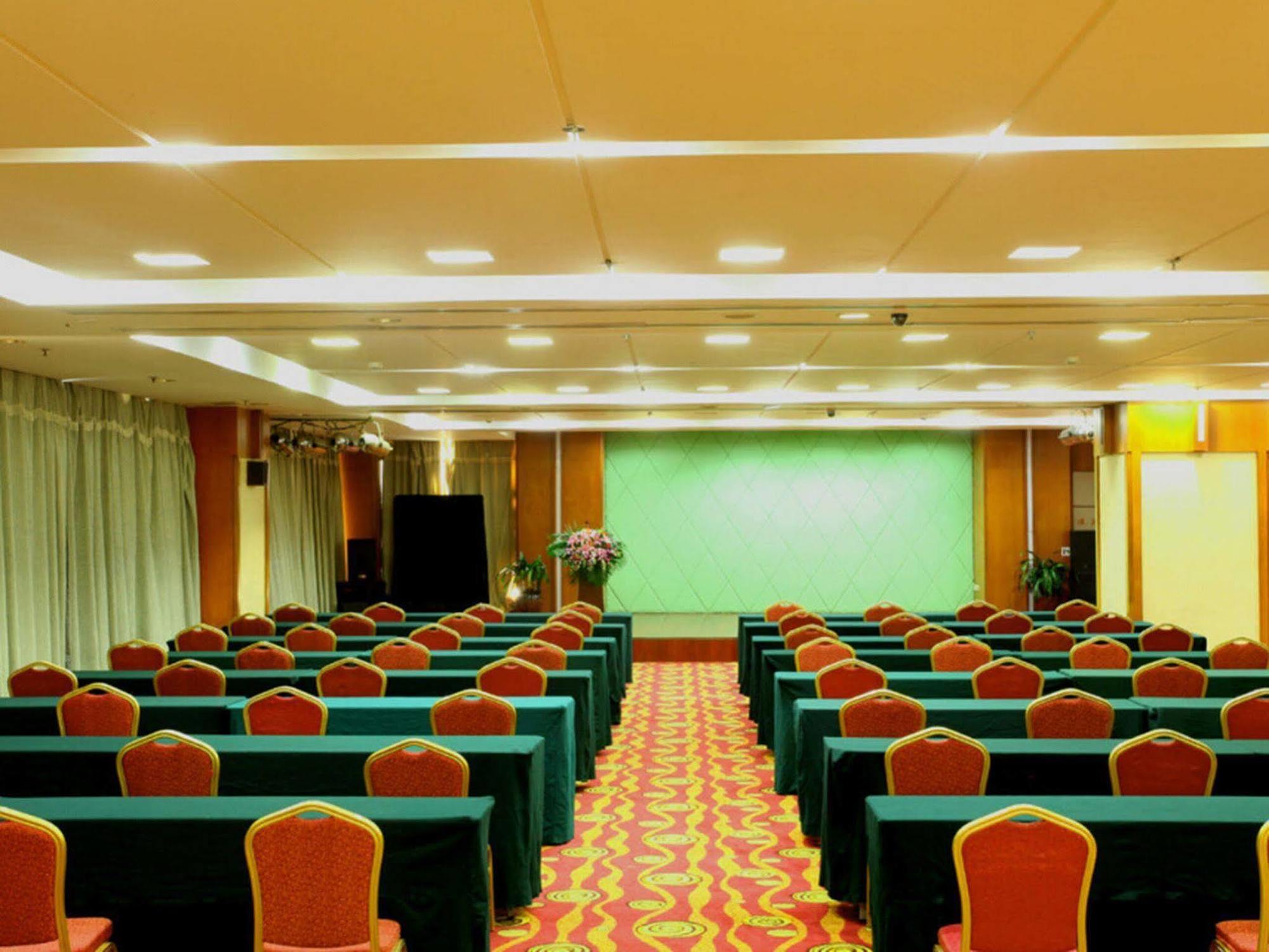 Central Plaza Hotel Dalian Exterior photo