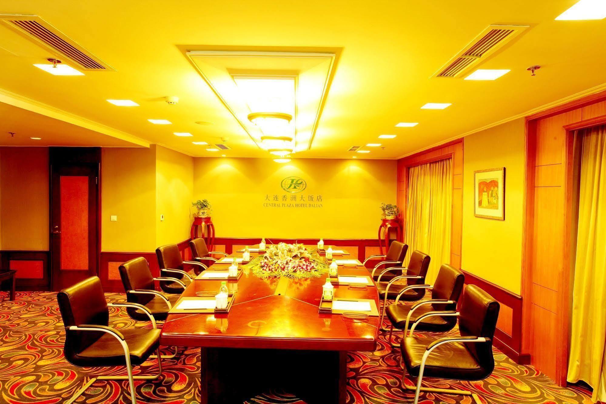 Central Plaza Hotel Dalian Exterior photo