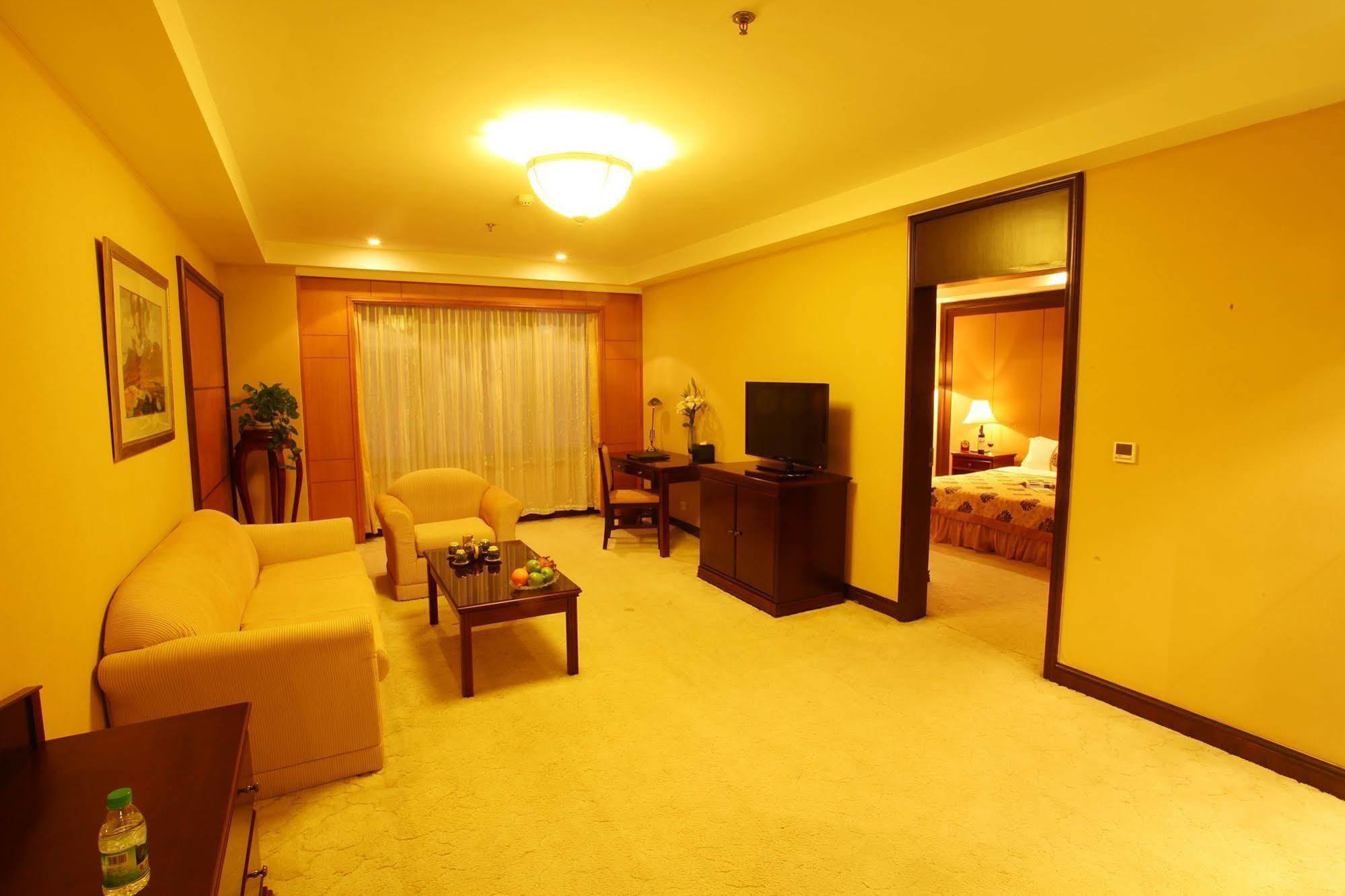 Central Plaza Hotel Dalian Exterior photo